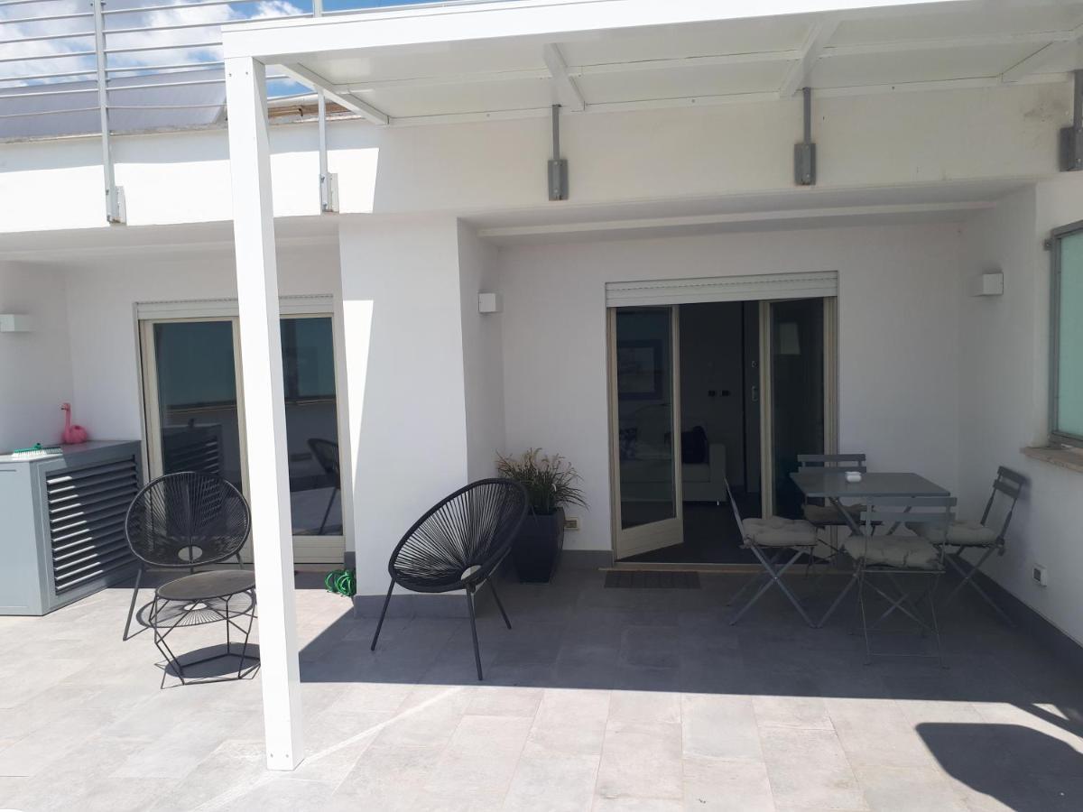 Penthouse 40 In Trastevere With Seasonally Jacuzzi روما المظهر الخارجي الصورة