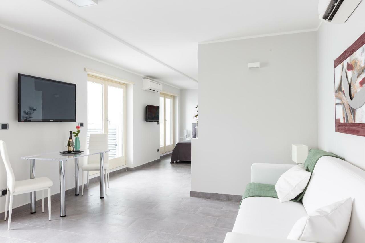 Penthouse 40 In Trastevere With Seasonally Jacuzzi روما المظهر الخارجي الصورة